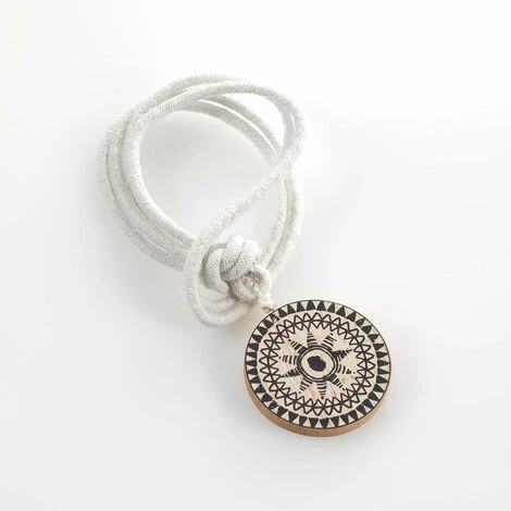 HOMEMAISON Embrasse à Corde Avec Bois Imprimé "boussole" Blanc 41 X Ø 6 Cm - Blanc 1 HOMEMAISON Embrasse à Corde Avec Bois Imprimé "boussole" Blanc 41 X Ø 6 Cm - Blanc